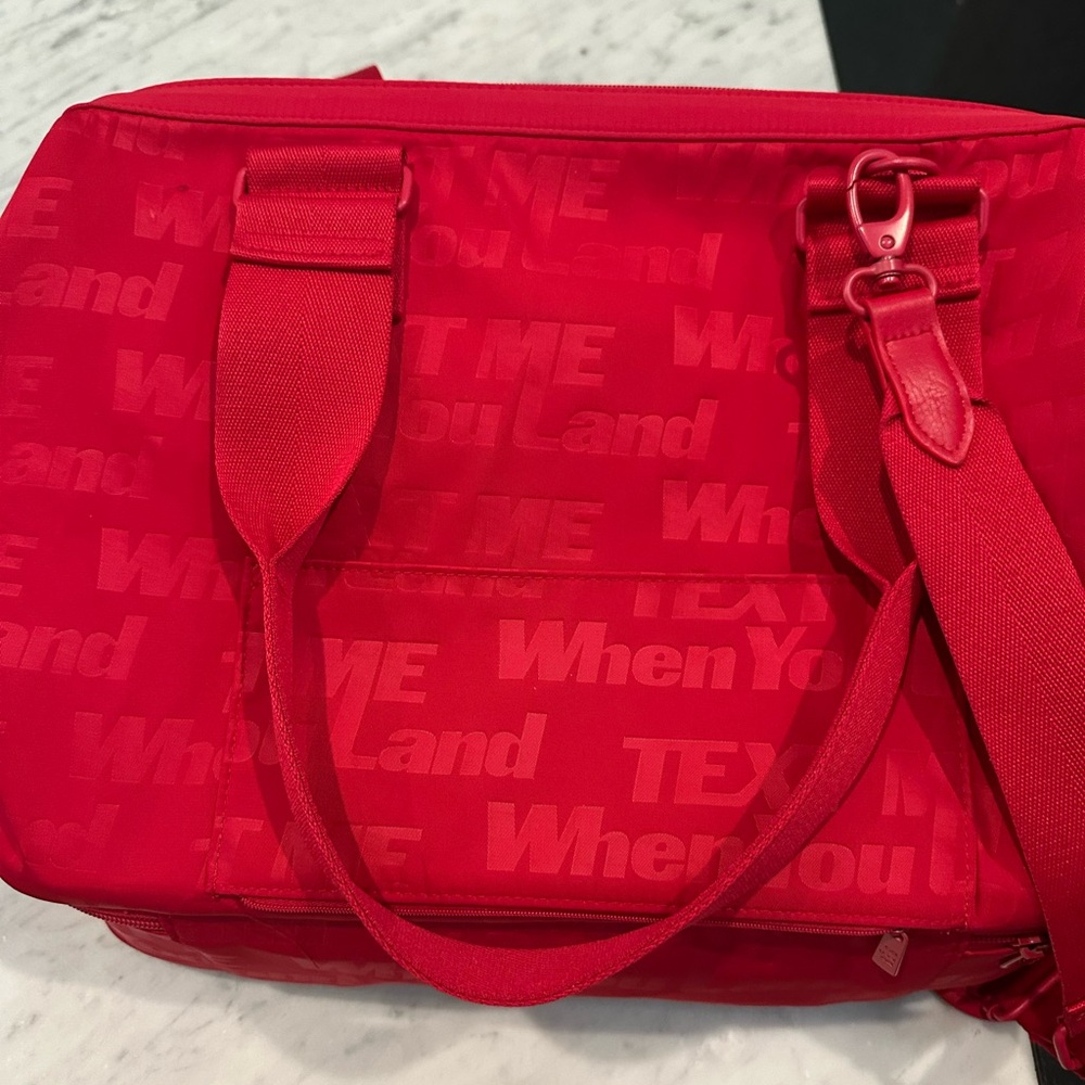 Red mini weekender by Beis - Text Me When You Land - Picture 5 of 7
